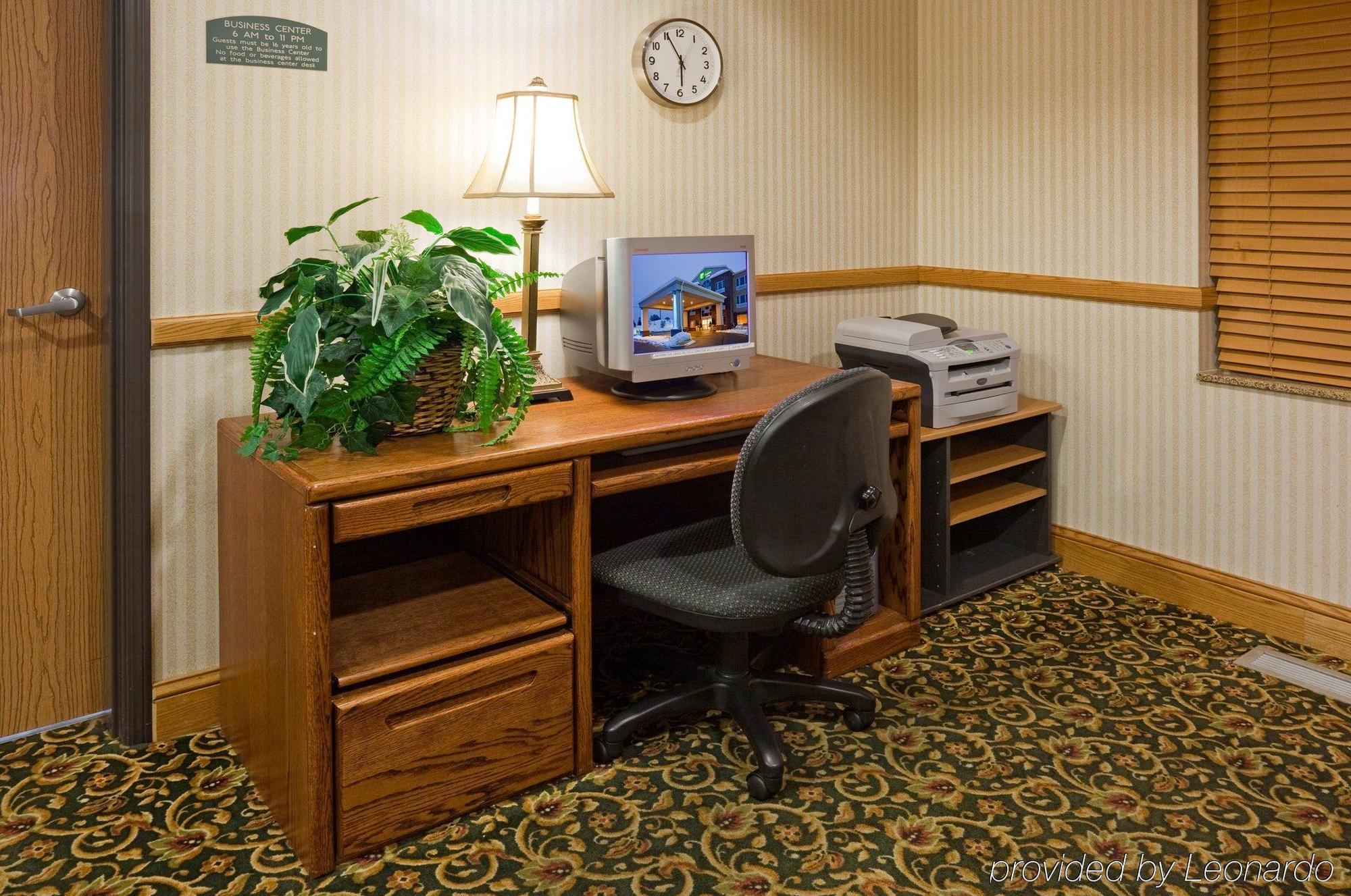 Holiday Inn Express Hotel & Suites Chanhassen By Ihg Kemudahan gambar